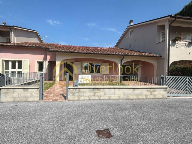 Villa a schiera in vendita a Cascina