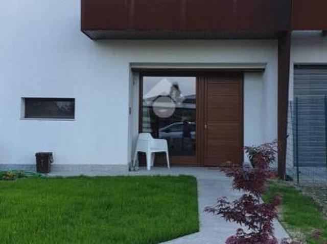Villa a schiera in vendita a Castelbelforte via s. Padre Pio