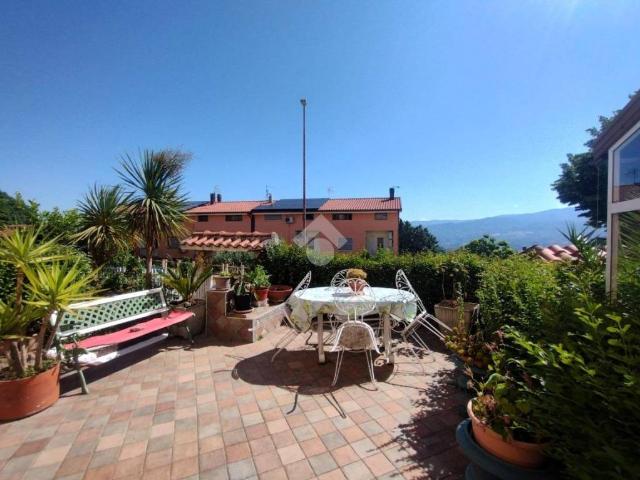 Villa a schiera in vendita a Castrolibero via Scjdros, 12, Serra Miceli