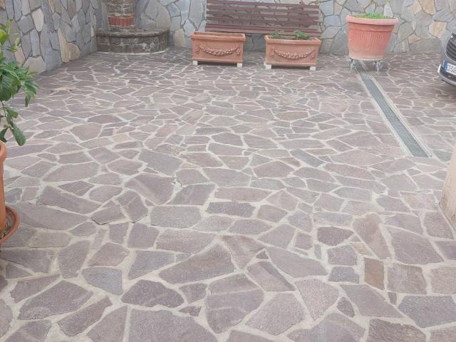 VILLA A SCHIERA in VENDITA a CARMIGNANO seano di 7 vani