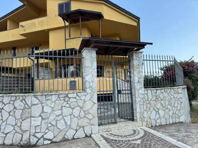 Villa a schiera in vendita a Carinola viale dei Platani, 27