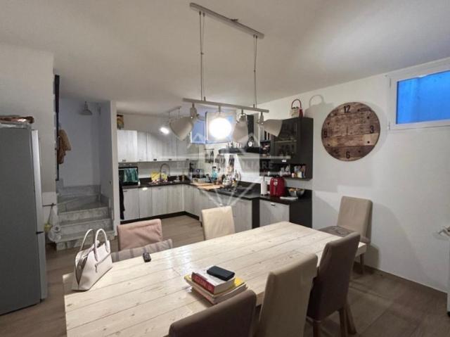 Villa a schiera in vendita a Carrara, Bonascola