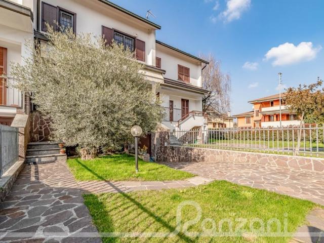Villa a schiera in vendita a Cisliano via Vivaldi 13