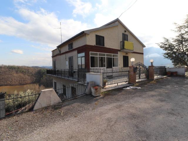 Villa a schiera in vendita a Civitella del Tronto