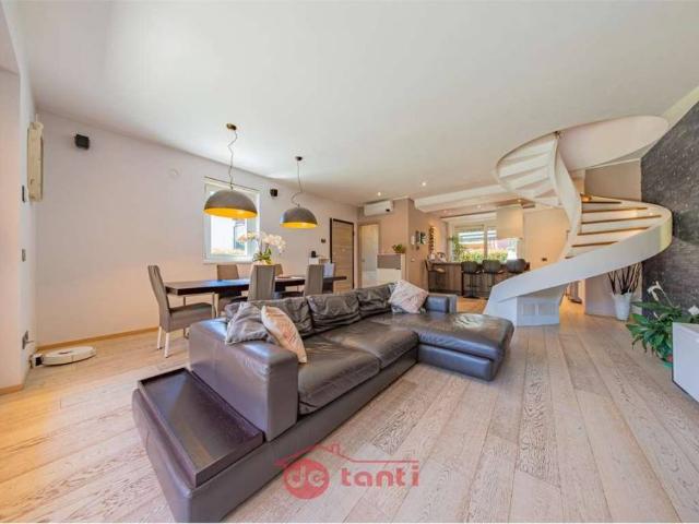 Villa a schiera in vendita a Dubino via Spluga