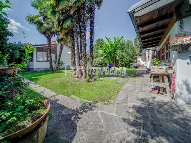 Villa a schiera in vendita a Dormelletto