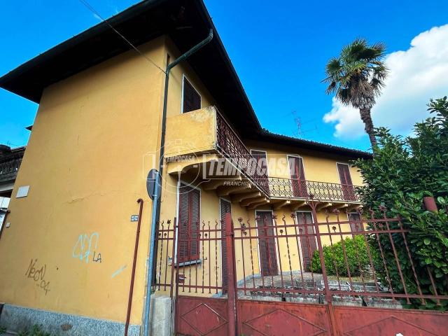 Villa bifamiliare in vendita a Figino Serenza