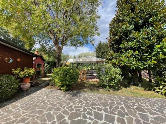 Villa a schiera in vendita a Lucca