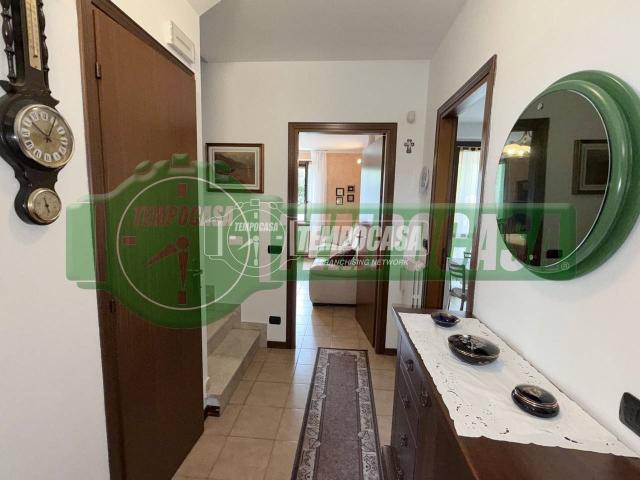 Villa a schiera in vendita a Laveno Mombello