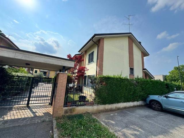 Villa a schiera in vendita a Lomagna