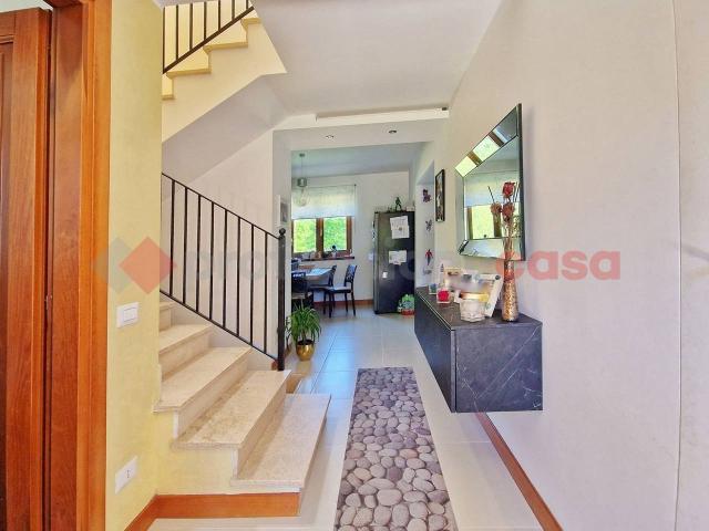 Villa a schiera in vendita a Pizzoli