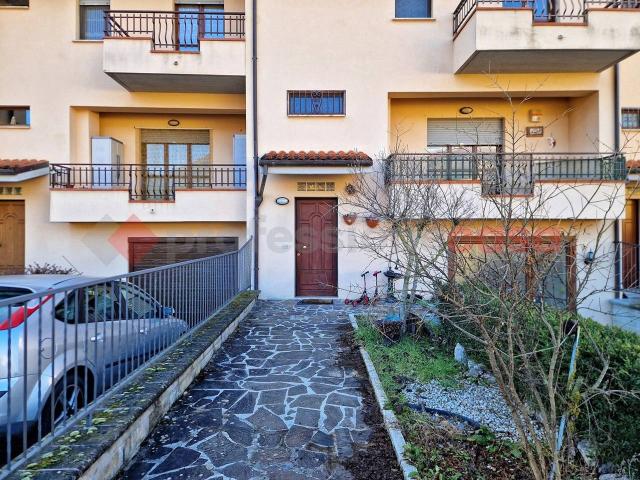 Villa a schiera in vendita a Pizzoli