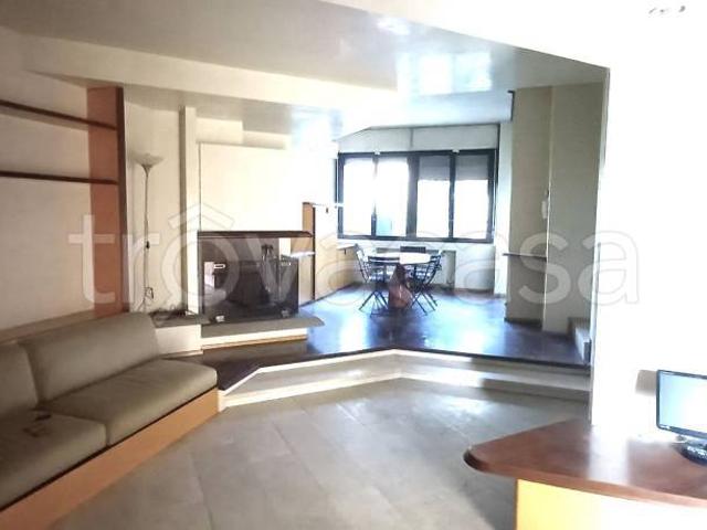 Villa a schiera in vendita a Prato via Albano Laziale, Le Fontanelle