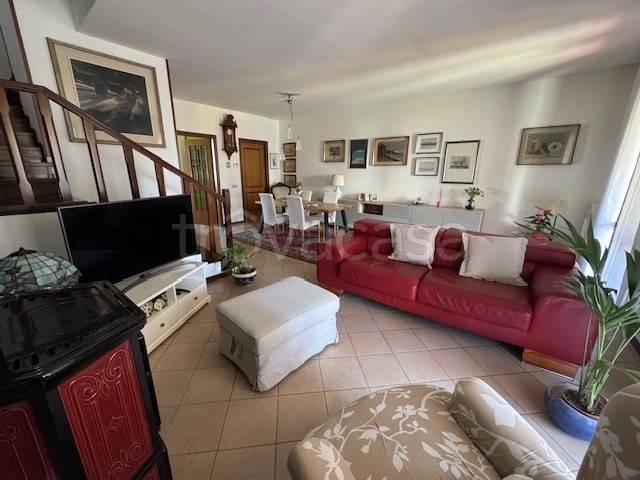 Villa a schiera in vendita a Reggio nell'Emilia via Roberto Ardigò, Rivalta San Rigo