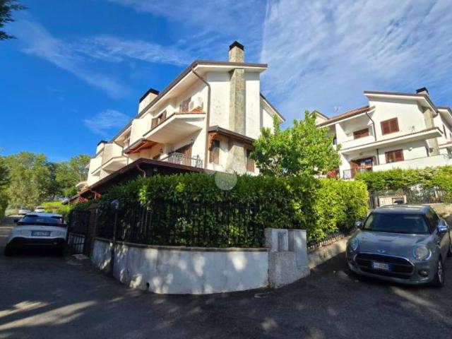 Villa a schiera in vendita a Rende via Lussemburgo, 3