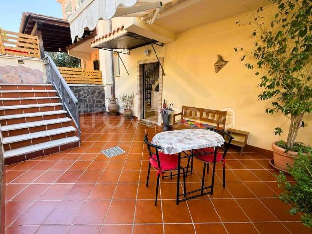 Villa a schiera in vendita a Santa Marinella via Elcetina, 40A