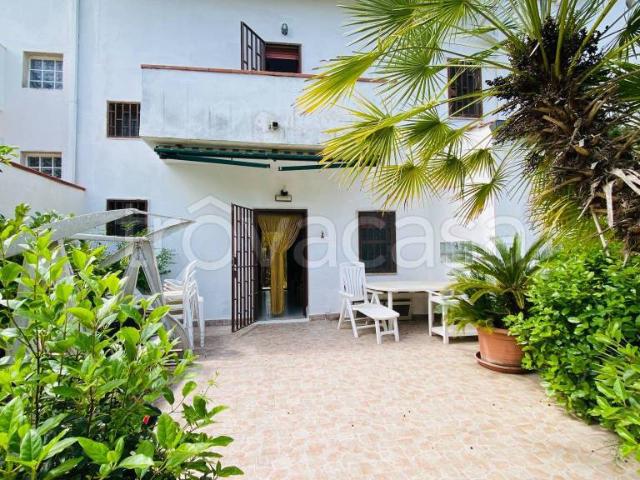 Villa a schiera in vendita a Santi Cosma e Damiano via Ceracoli, 492