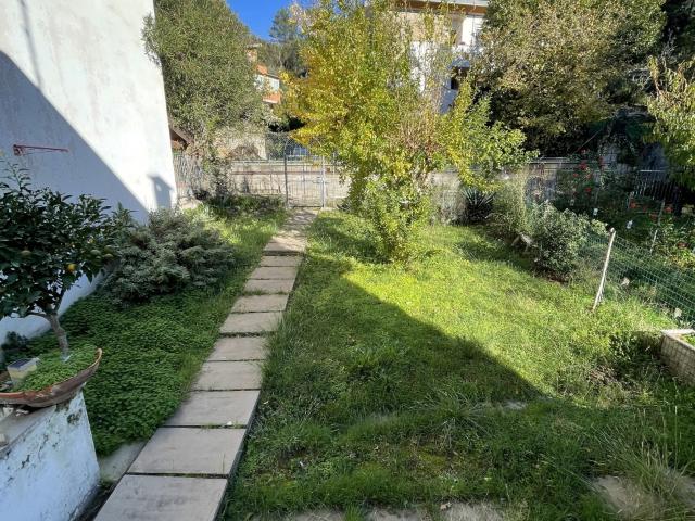 VILLA A SCHIERA in VENDITA a SCARLINO PORTIGLIONI di 3 vani