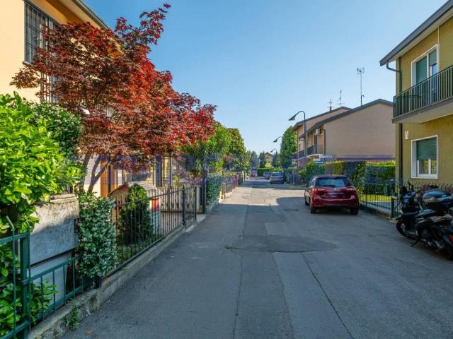 Villa a schiera in vendita a Segrate via dell'Olmo, Villaggio Ambrosiano