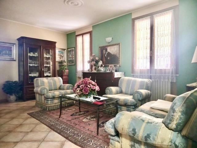 VILLA A SCHIERA in VENDITA a SOLFERINO di 5 vani