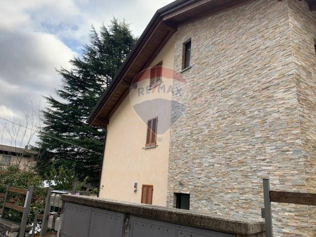 Villa a schiera in vendita a Sormano