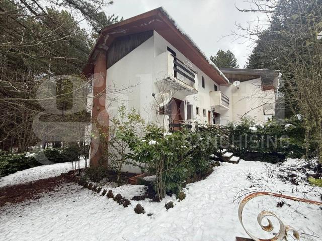 Villa a schiera in vendita a Taverna