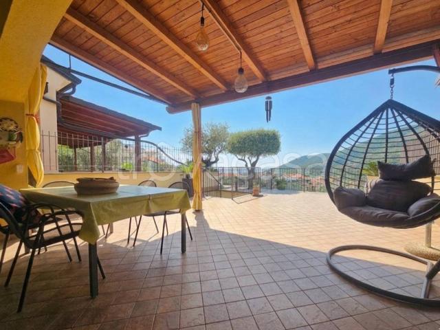 Villa a schiera in vendita a Toirano via Maccagne, 27