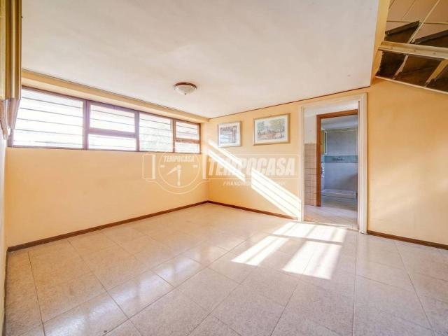 Villa a schiera in vendita a Varallo Pombia via ina case