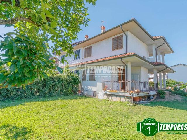 Villa a schiera in vendita a Vellezzo Bellini