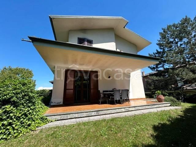 Villa a schiera in vendita a Vermezzo con Zelo via Grazia Deledda
