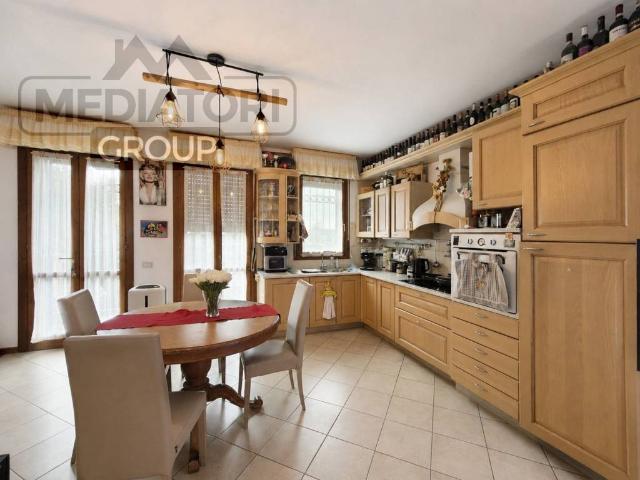 Villa a schiera in vendita a Viareggio, Torre Del Lago Puccini
