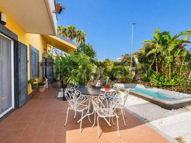 Villa a schiera in vendita ad Aci Catena via Galatea, 7