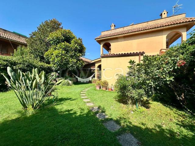 Villa a schiera in vendita ad Anzio via di Valle Schioia, Villaggio Giornalisti Poggio