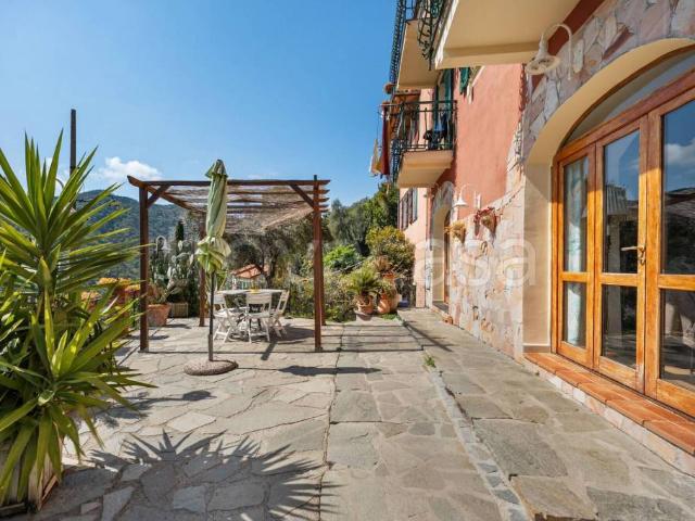 Villa a schiera in vendita ad Avegno, Salto Chiesa