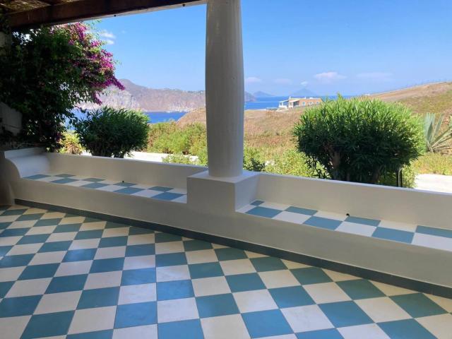 Villa a schiera Lentia 15, Lentia, Lipari
