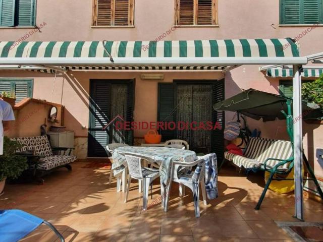 Villa a schiera Ss113, Campofelice di Roccella