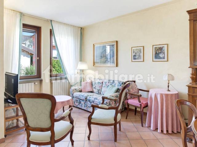 Villa a schiera via Martiri della Libertà 15, Centro, Iseo