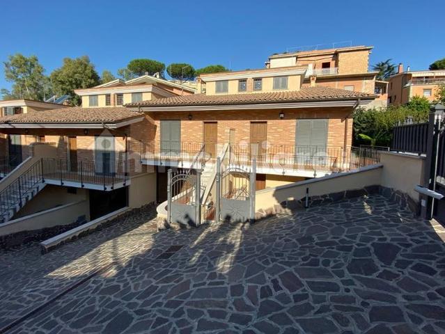 Villa a schiera via Argentera 33, Casalotti, Roma