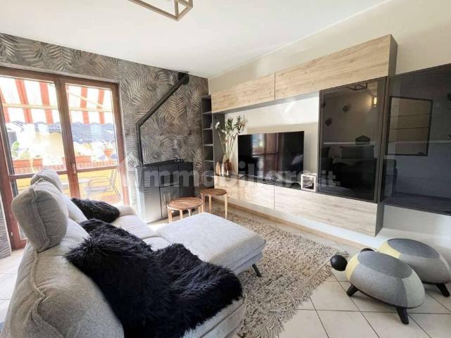 Villa a schiera via Aronco, Centro, Castelletto Sopra Ticino