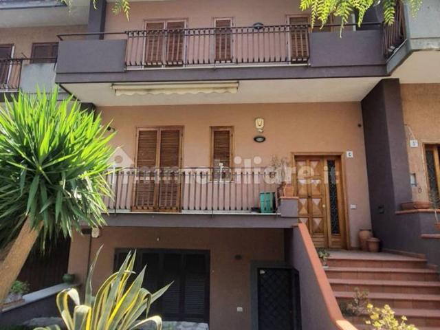 Villa a schiera via Cardinale Nava 12, Barriera Leucatia, Catania