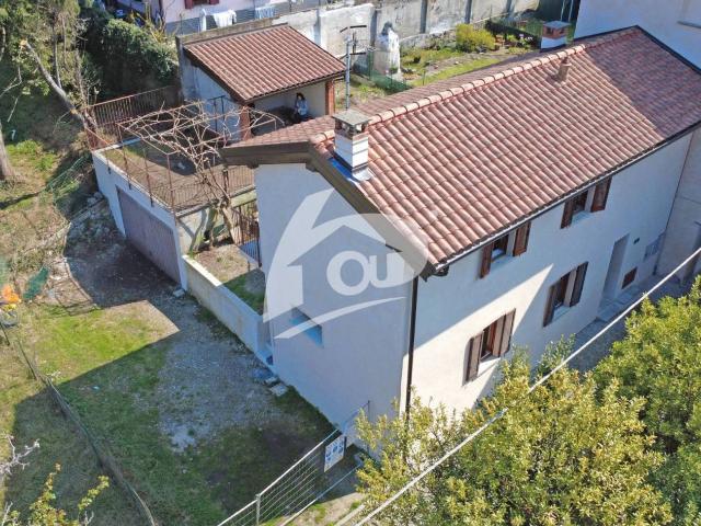 Villa a schiera via della Pergola 6, Laveno, Laveno Mombello