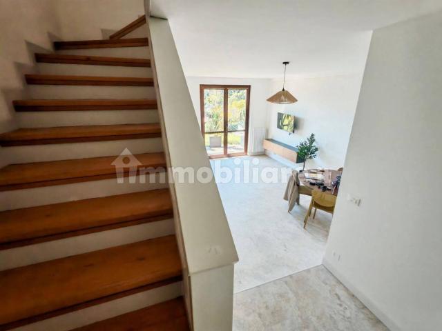 Villa a schiera via delle Arche 9, Centro, Gardone Riviera