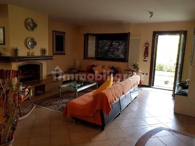 Villa a schiera via Giuseppe Ungaretti, Montegranaro Loreto, Pesaro