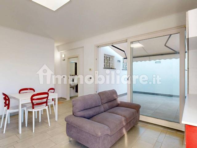 Villa a schiera via Lago di Como 33A, Campo Ascolano Villaggio Tognazzi, Pomezia