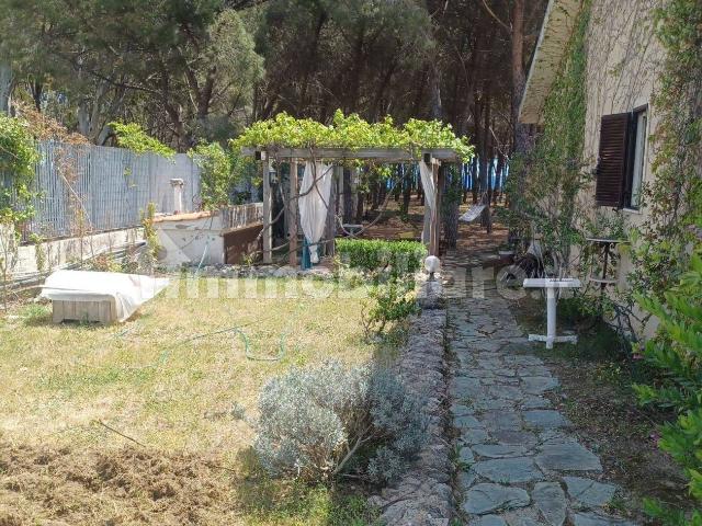 Villa a schiera viale Cassiodoro 10f, Villaggio Le Roccelle, Borgia