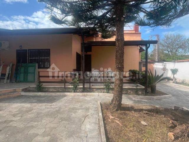 Villa a schiera viale Fiume Volturno, Bagnara Destra Volturno, Castel Volturno