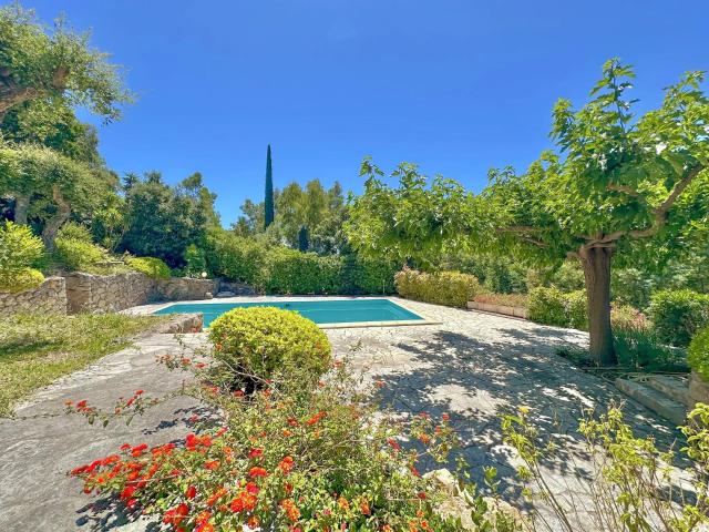 Villa à vendre à pied des plages 154m² Sainte Maxime