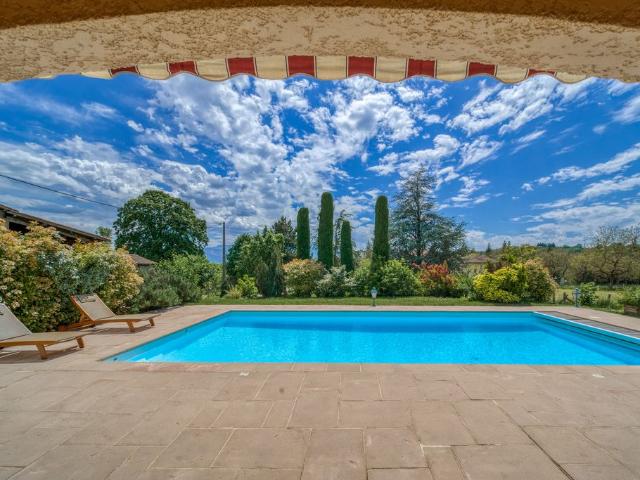 Villa à vendre à 4 Km de VOIRON sur la commune de Saint Cassien et 20 min de Grenoble