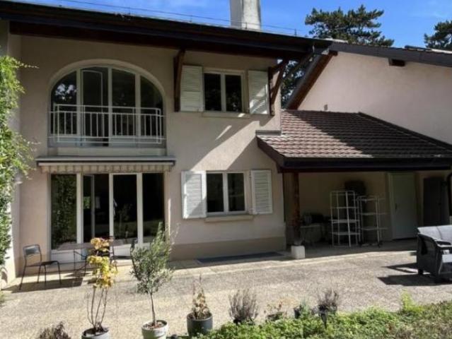 Villa à Versoix au calme