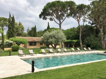 VILLA A 300 METRES DES PLAGES